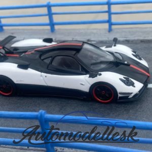 Model auta PAGANI ZONDA CINQUE