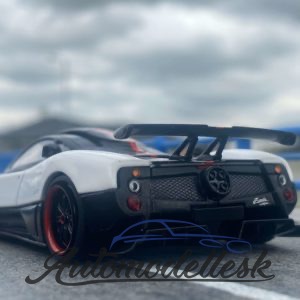 Model auta PAGANI ZONDA CINQUE