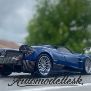 Model auta Pagani Huayra Roadster 2017