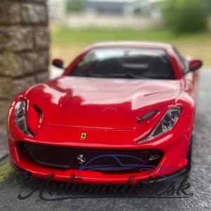 Model auta Ferrari 812 Superfast 2017.