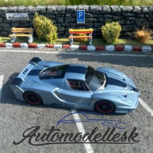 Model auta Ferrari FXX, turquoise with blue stripe, 2006
