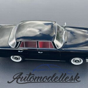 Model auta Mercedes 220 (W111)