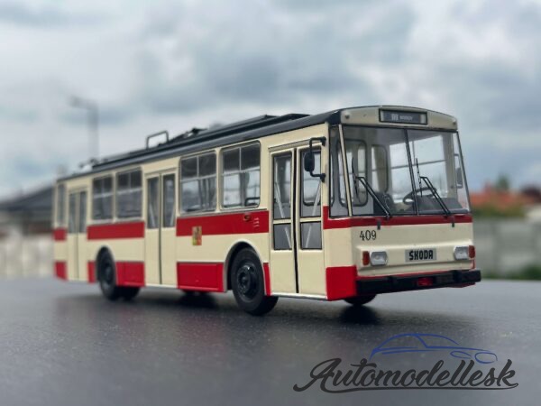 Model Trolejbus Škoda 14 TR