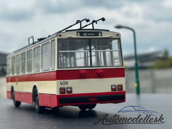 Model Trolejbus Škoda 14 TR