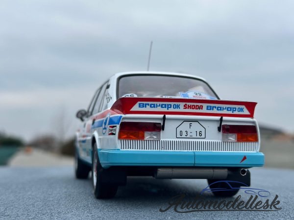 Model auta rally Škoda 130 LR,