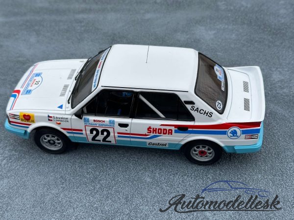 Model auta rally Škoda 130 LR,