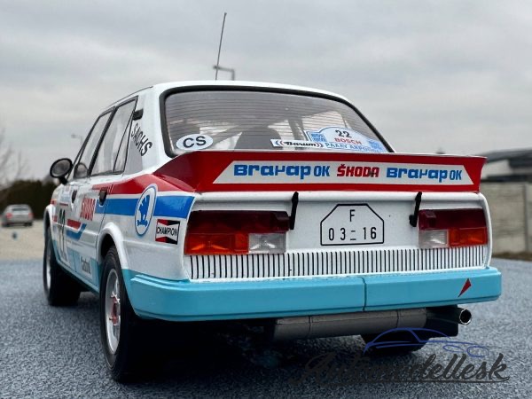 Model auta rally Škoda 130 LR,