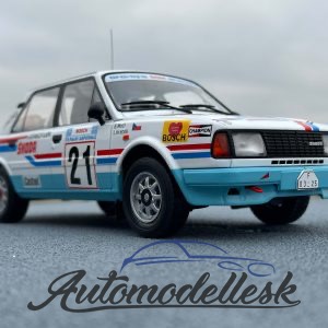 Model auta rally Škoda 130 LR