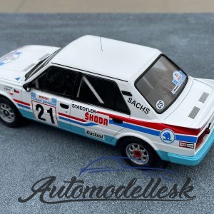 Model auta rally Škoda 130 LR