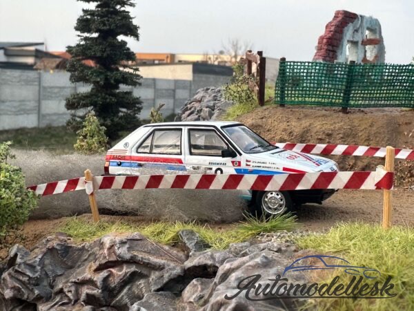 Model auta rally Škoda Favorit 136L