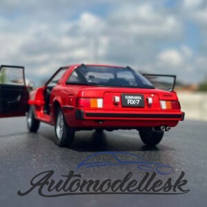 Model auta Mazda RX-7