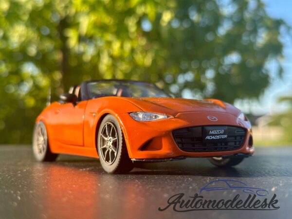 Model auta Mazda MX-5, oranžová 2019