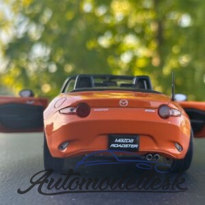 Model auta Mazda MX-5, oranžová 2019
