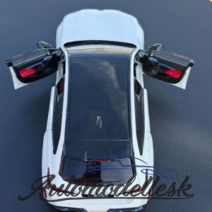 Model auta BMW M5 TOURING ALPINE WHITE SOLID 2025
