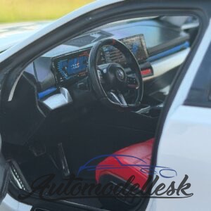 Model auta BMW M5 TOURING ALPINE WHITE SOLID 2025