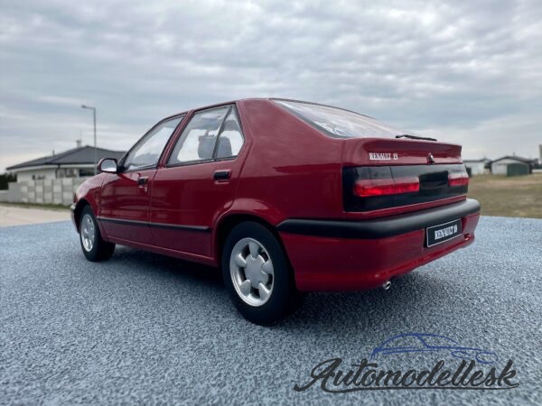 Model auta Renault 19
