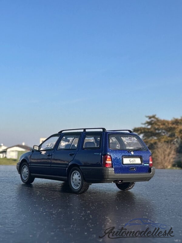Model auta VW Golf III Variant, metalická-modrá, Pink Floyd, 1994
