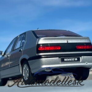 Model auta Renault 19