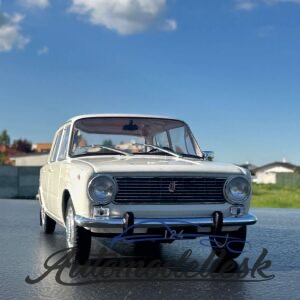 Model auta Fiat 124, biela 1970