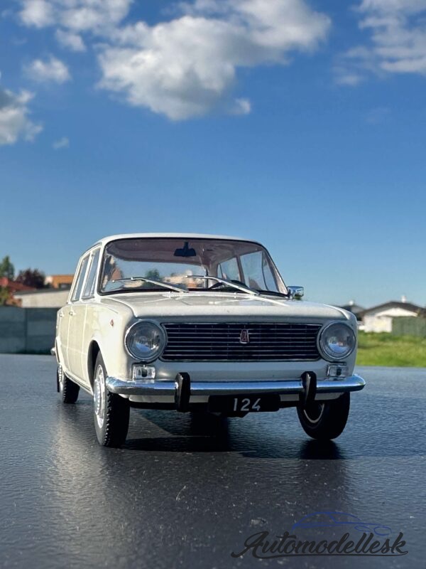 Model auta Fiat 124, biela 1970