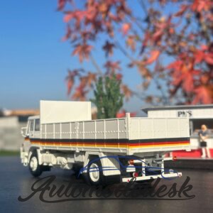 Model auta LIAZ 100.05, biela