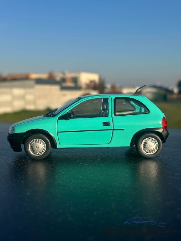 Model auta Opel Corsa B, tyrkysová, 1993