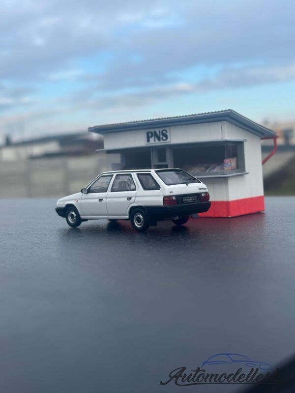Model auta Škoda Forman, biela, 1990