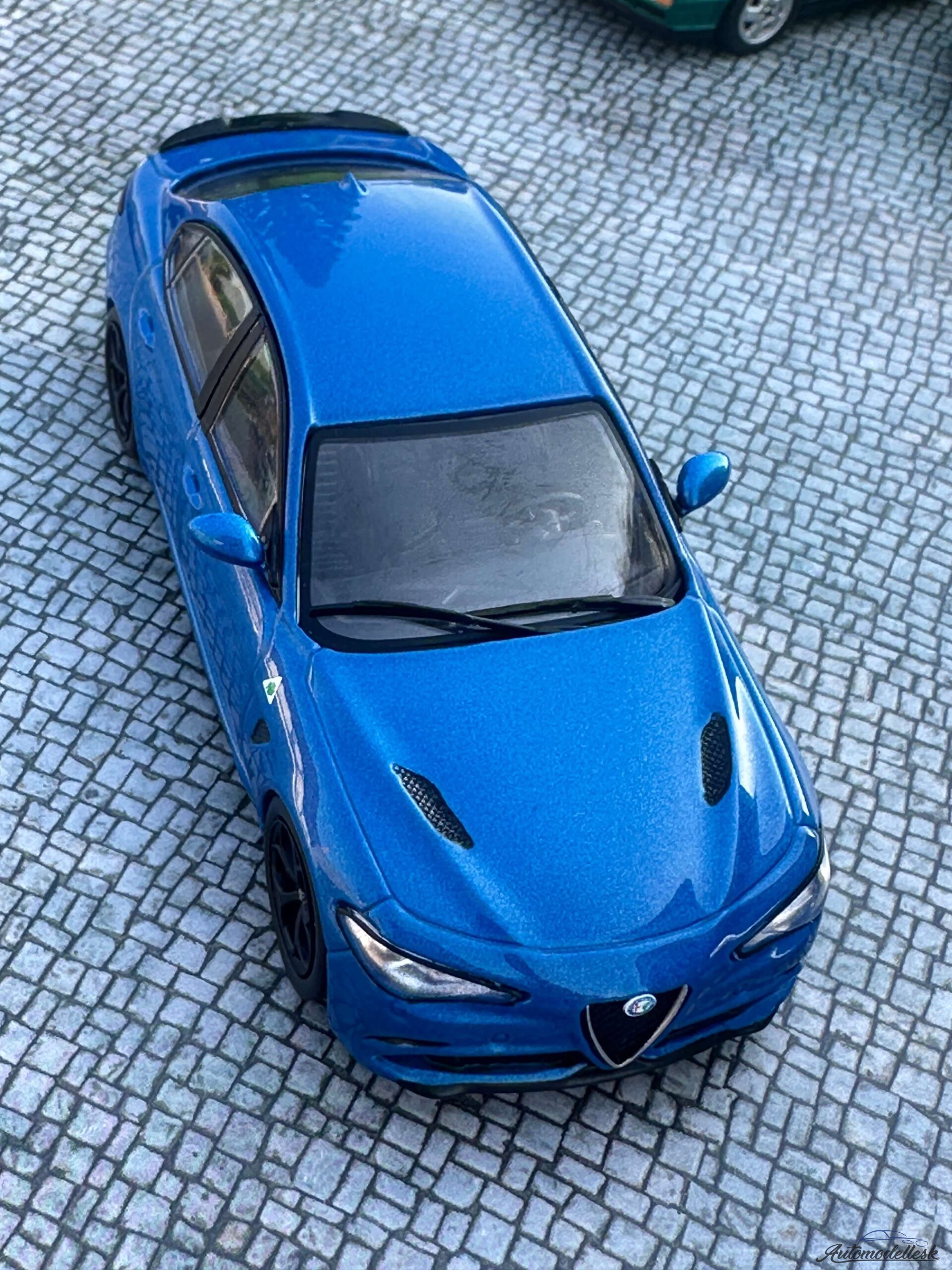 Model auta Alfa Romeo Giulia Quadrifoglio blue, 2019 Model auta Alfa Romeo Giulia Quadrifoglio blue, 2019