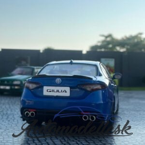 Model auta Alfa Romeo Giulia Quadrifoglio blue, 2019