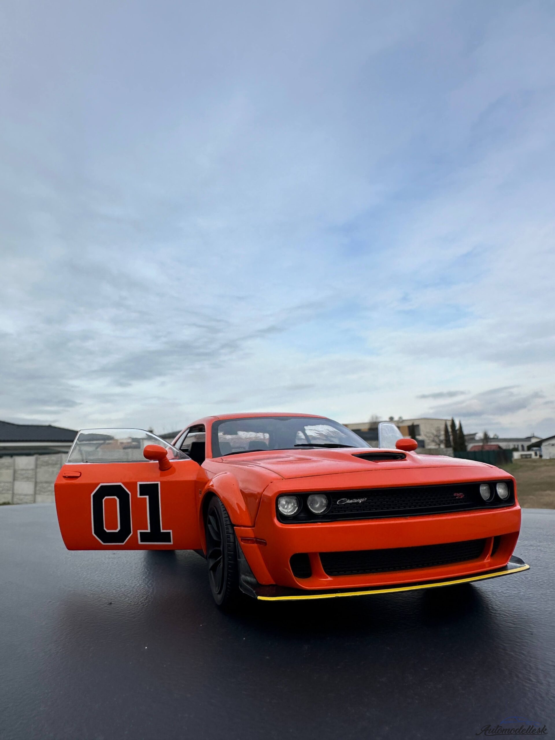 Model auta DODGE CHALLENGER R/T SCAT PACK WIDEBODY ORANGE 2023 Model auta DODGE CHALLENGER R/T SCAT PACK WIDEBODY ORANGE 2023