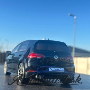 Model auta VOLKSWAGEN GOLF VII R 5 DOORS DEEP BLACK LC9X 2017