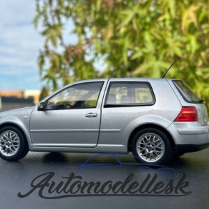 Model auta Volkswagen Golf GTI, strieborná, 1998
