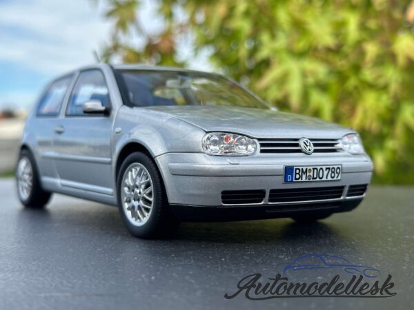 Model auta Volkswagen Golf GTI, strieborná, 1998