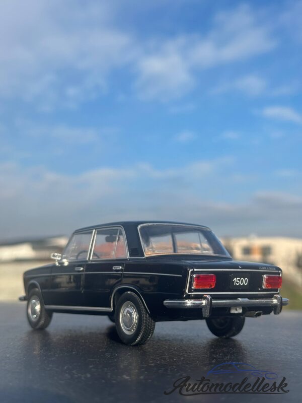 Model auta Lada 1500, čierna, 1977