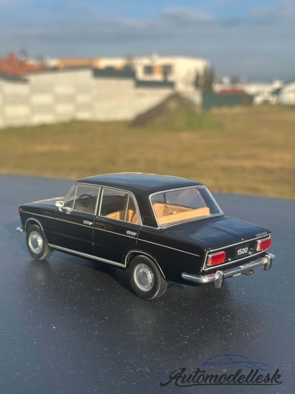 Model auta Lada 1500, čierna, 1977