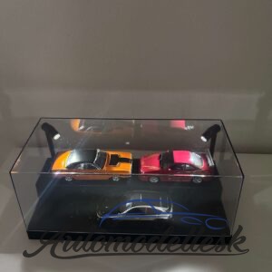 Plexisklová vitrína s LED osvetlením pre modely v mierke 1:24 a 1:43