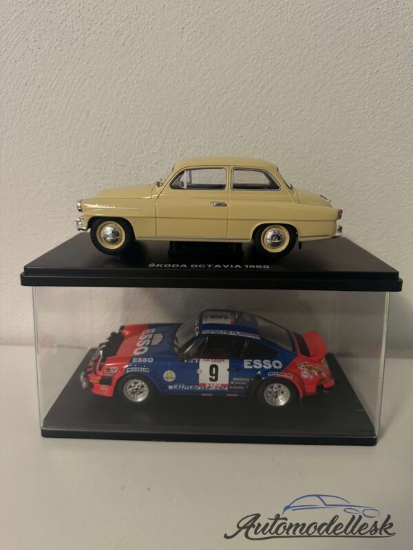 Transparentný kryt pre modely v mierke 1:24.