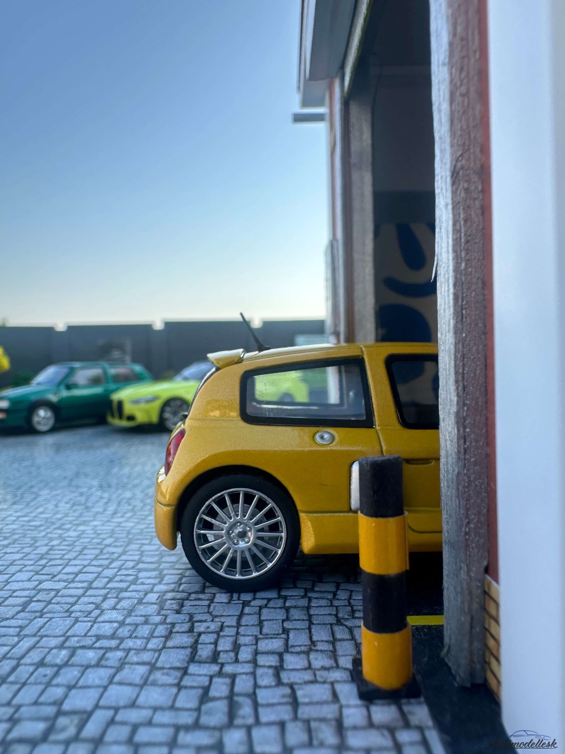 Model auta Renault Clio V6 PH.2 Jaune Sirius, 2003 Model auta Renault Clio V6 PH.2 Jaune Sirius, 2003