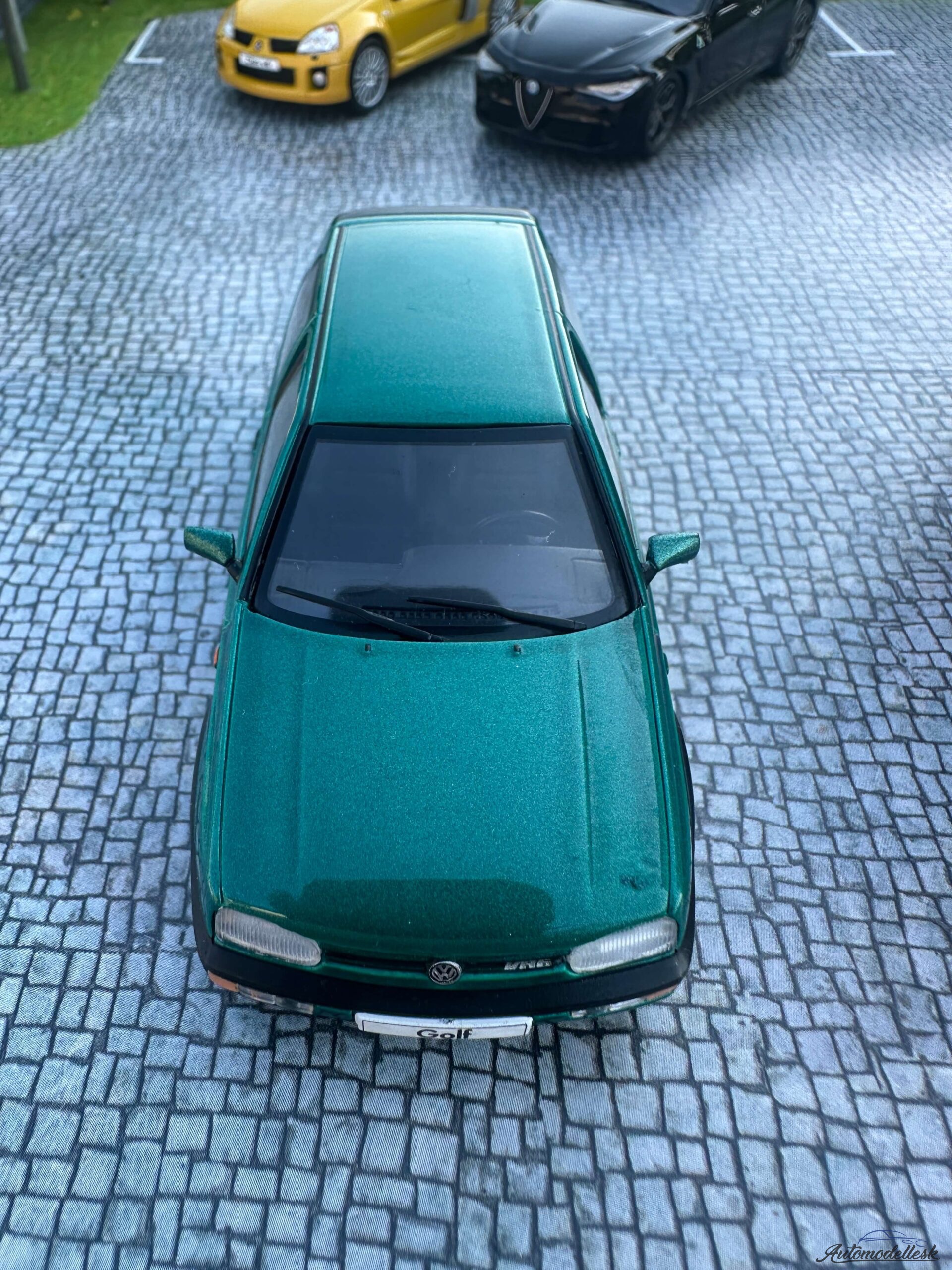 Model auta Volkswagen Golf MKIII VR6 Dragon Green Pearl, 1994 Model auta Volkswagen Golf MKIII VR6 Dragon Green Pearl, 1994