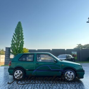 Model auta Volkswagen Golf MKIII VR6 Dragon Green Pearl, 1994