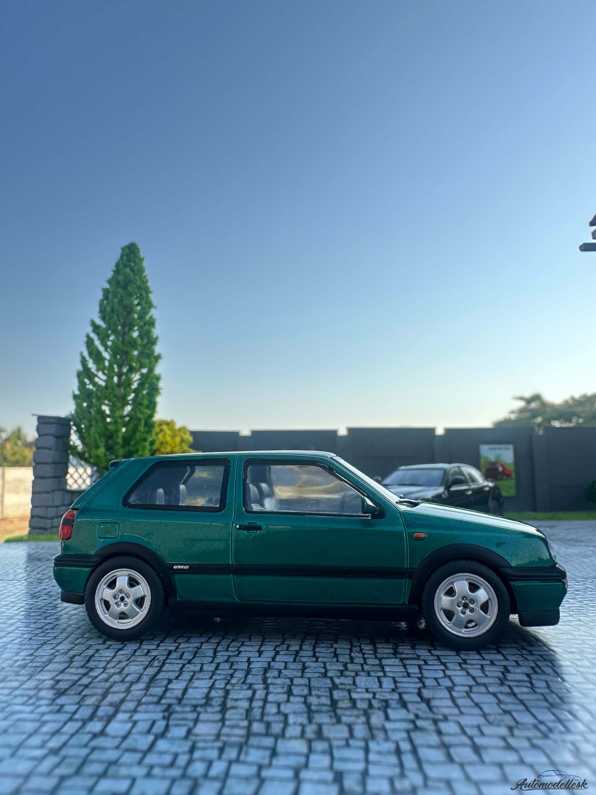 Model auta Volkswagen Golf MKIII VR6 Dragon Green Pearl, 1994 Model auta Volkswagen Golf MKIII VR6 Dragon Green Pearl, 1994