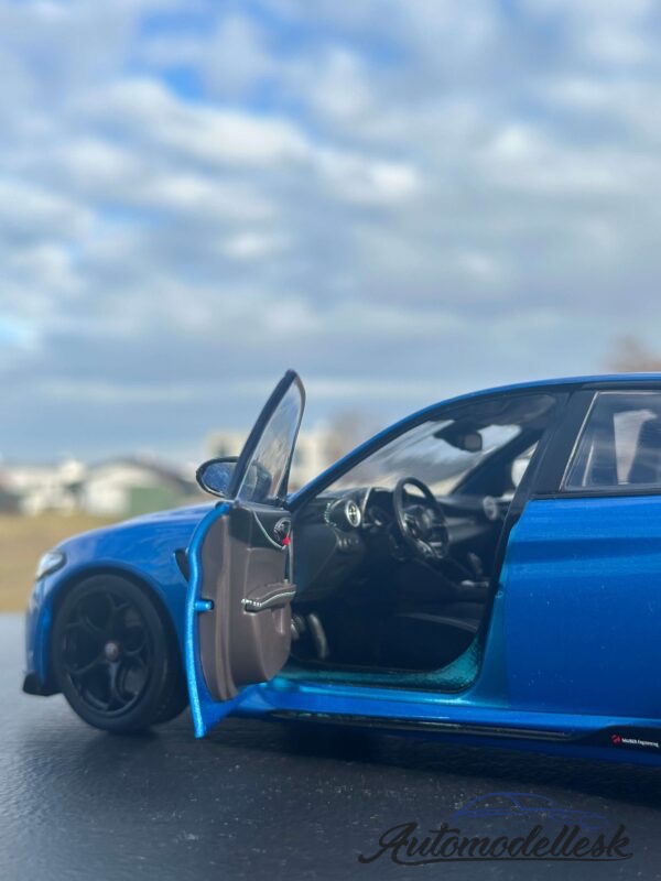 Model auta ALFA ROMEO GIULIA GTA BLUE ANODIZED BLUE 2022