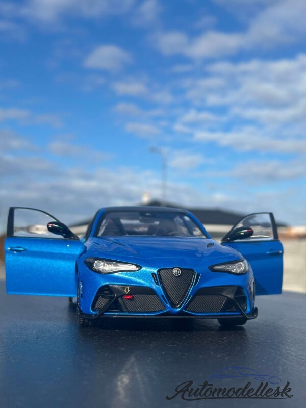 Model auta ALFA ROMEO GIULIA GTA BLUE ANODIZED BLUE 2022