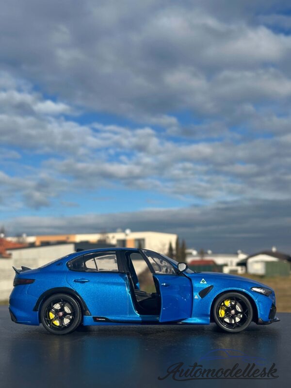 Model auta ALFA ROMEO GIULIA GTA BLUE ANODIZED BLUE 2022