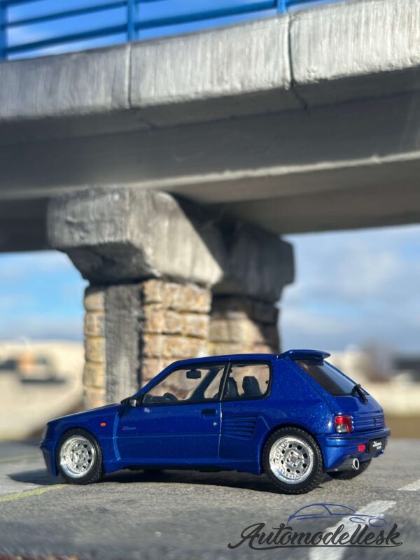 Model auta Peugeot 205, Dimma Blue Metallic, 1989