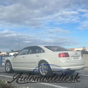 Model auta Audi S8 (D3), biela, 2010