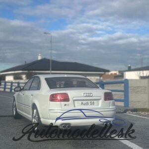 Model auta Audi S8 (D3), biela, 2010