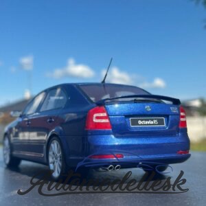 Model auta Škoda Octavia RS 2.0 TFSi 2006 Race Blue Metallic.