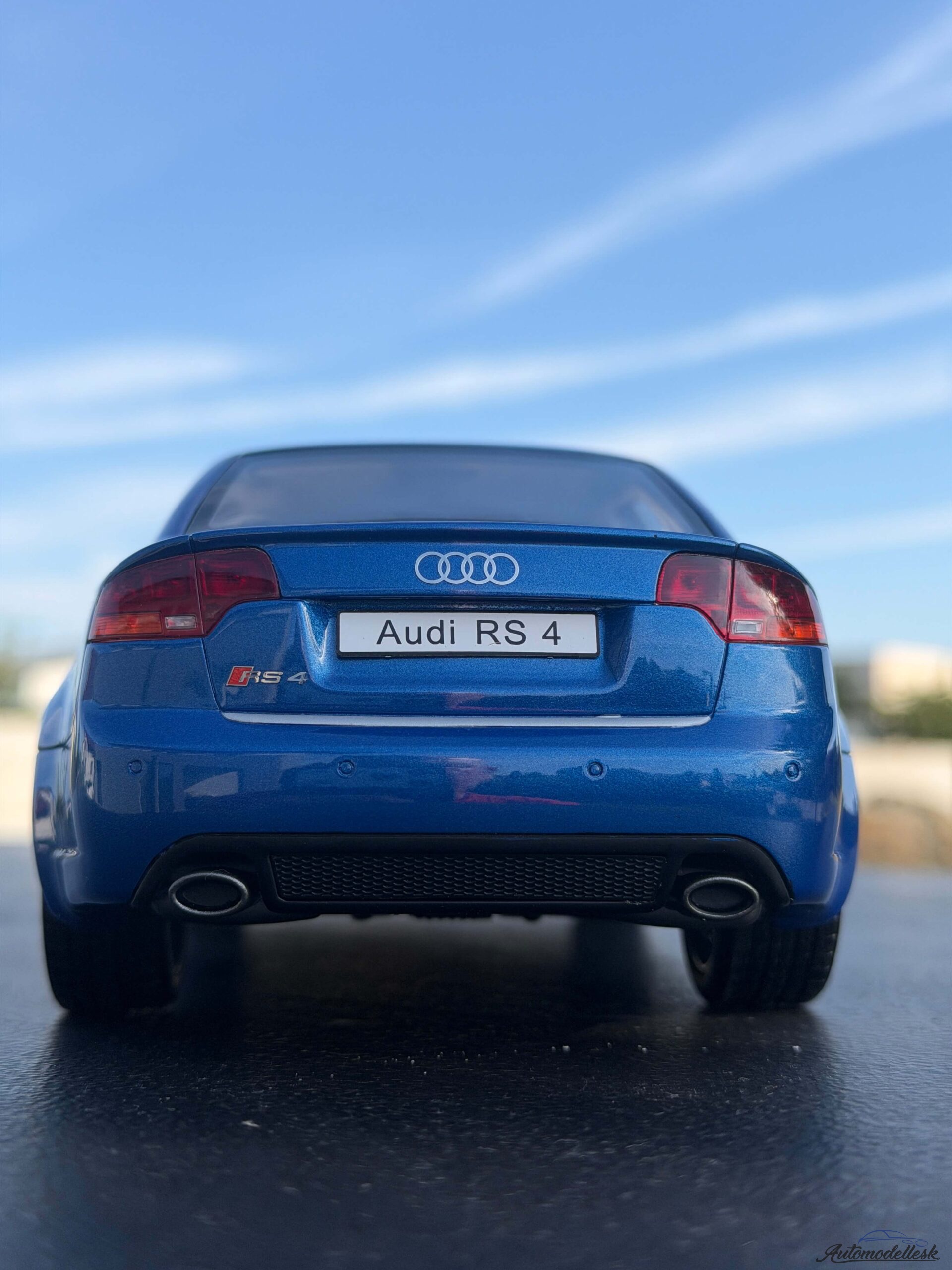 Model auta AUDI RS 4 B7 SEDAN SPRINT BLUE 2007 Model auta AUDI RS 4 B7 SEDAN SPRINT BLUE 2007