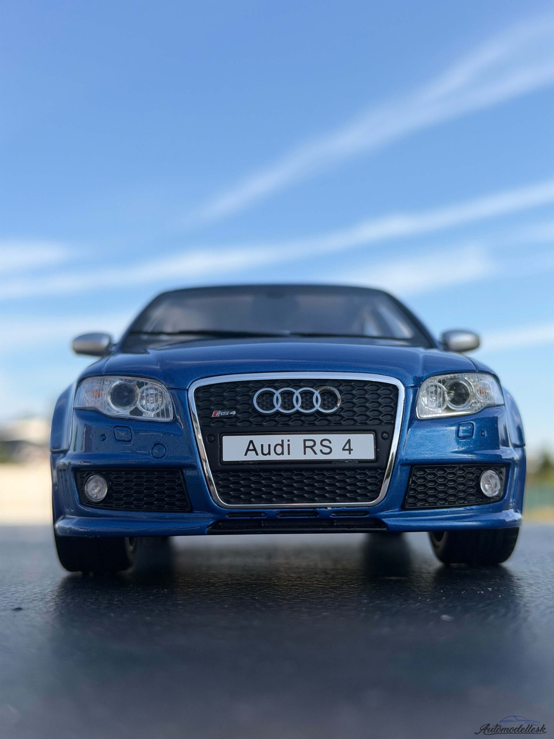 Model auta AUDI RS 4 B7 SEDAN SPRINT BLUE 2007 Model auta AUDI RS 4 B7 SEDAN SPRINT BLUE 2007